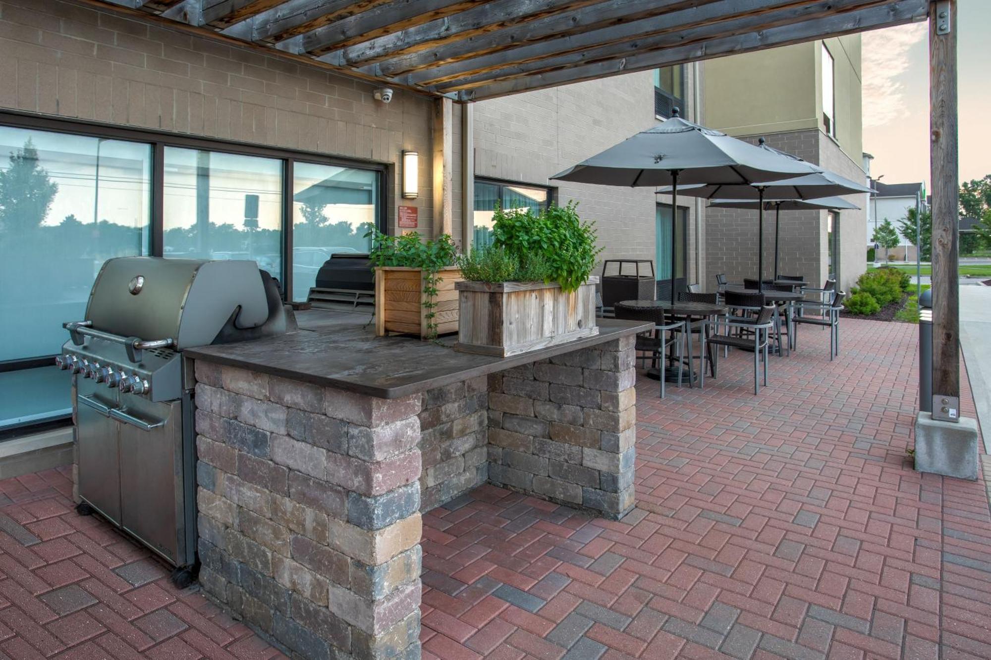 Towneplace Suites By Marriott Detroit בלוויל מראה חיצוני תמונה