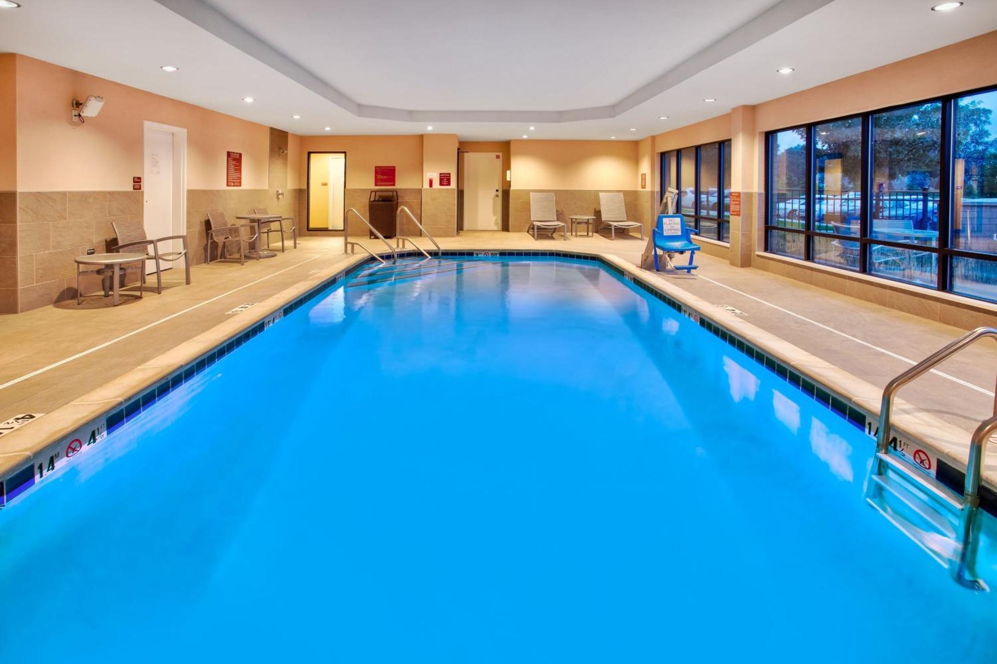 Towneplace Suites By Marriott Detroit בלוויל מראה חיצוני תמונה