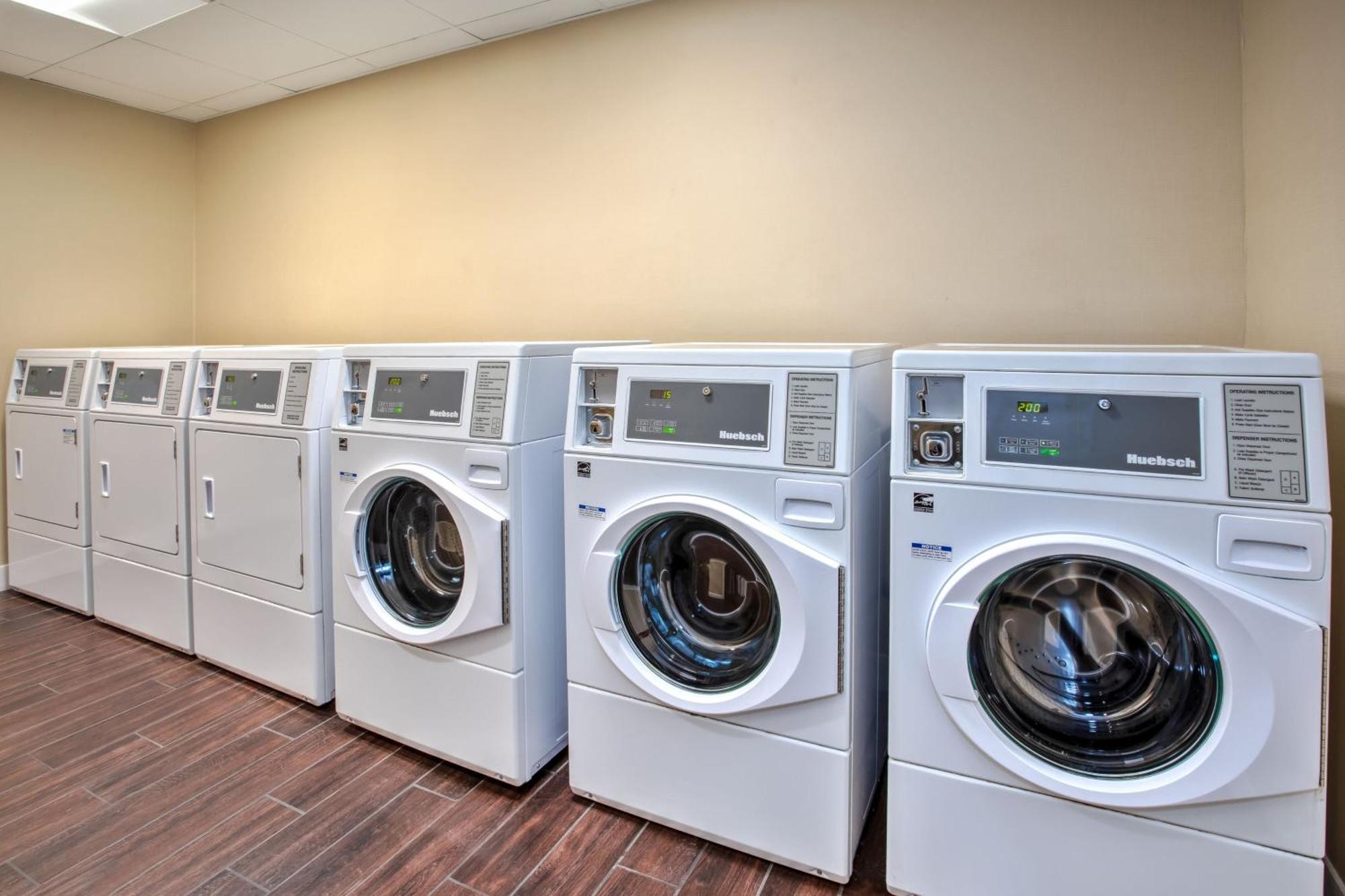 Towneplace Suites By Marriott Detroit בלוויל מראה חיצוני תמונה