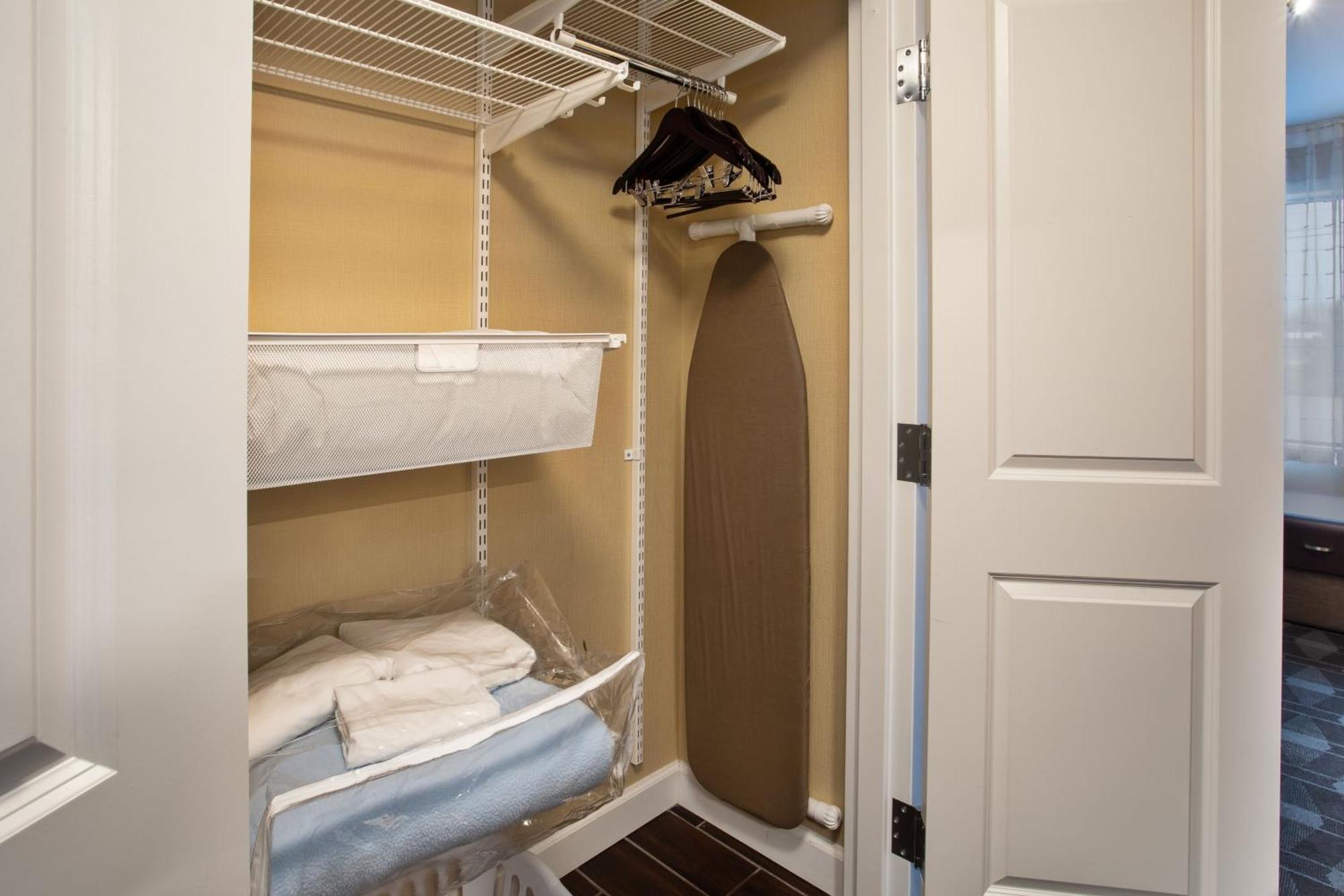 Towneplace Suites By Marriott Detroit בלוויל מראה חיצוני תמונה