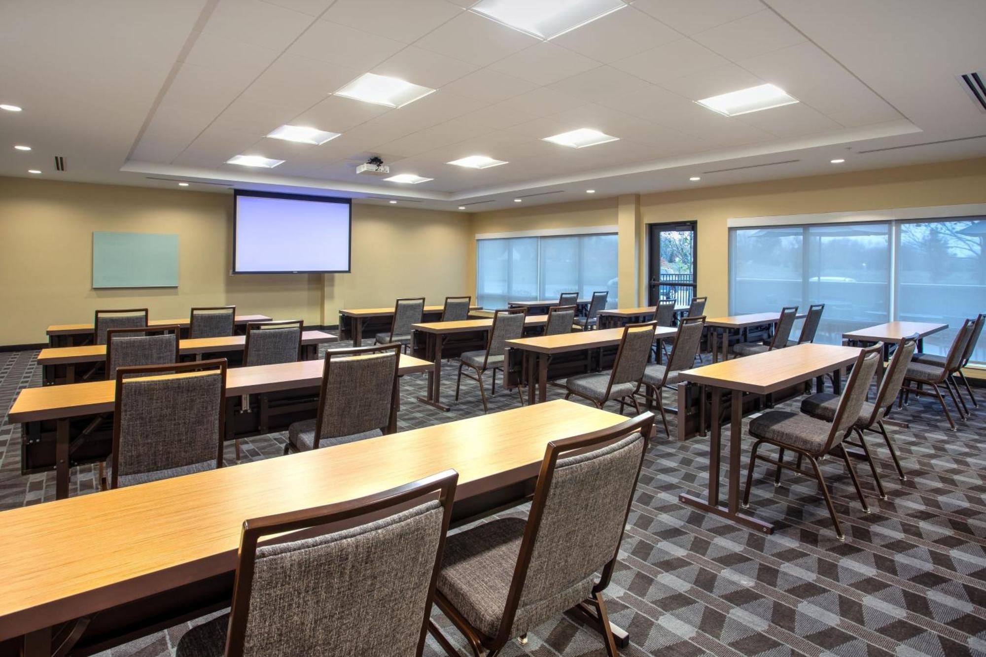 Towneplace Suites By Marriott Detroit בלוויל מראה חיצוני תמונה