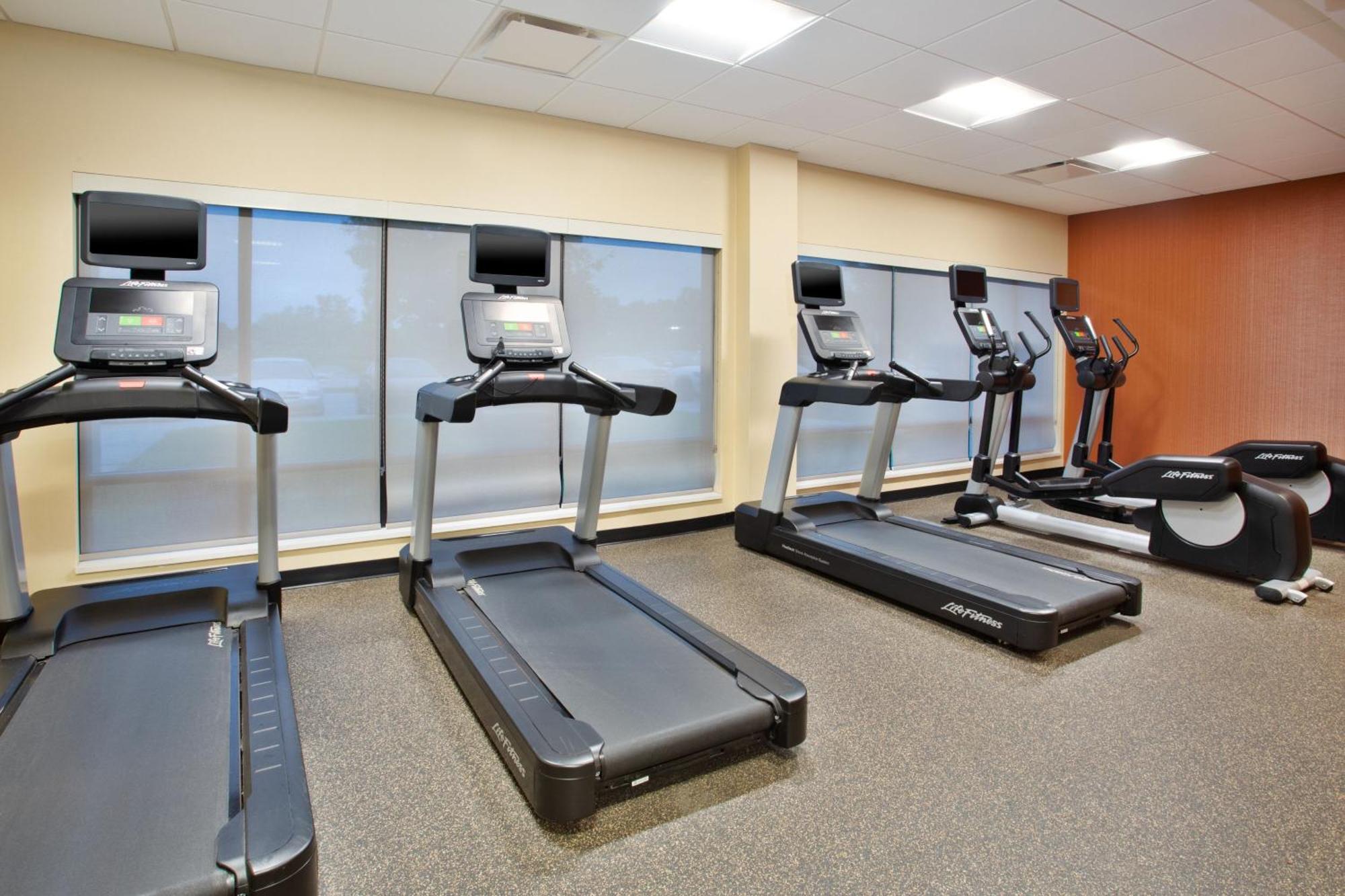 Towneplace Suites By Marriott Detroit בלוויל מראה חיצוני תמונה