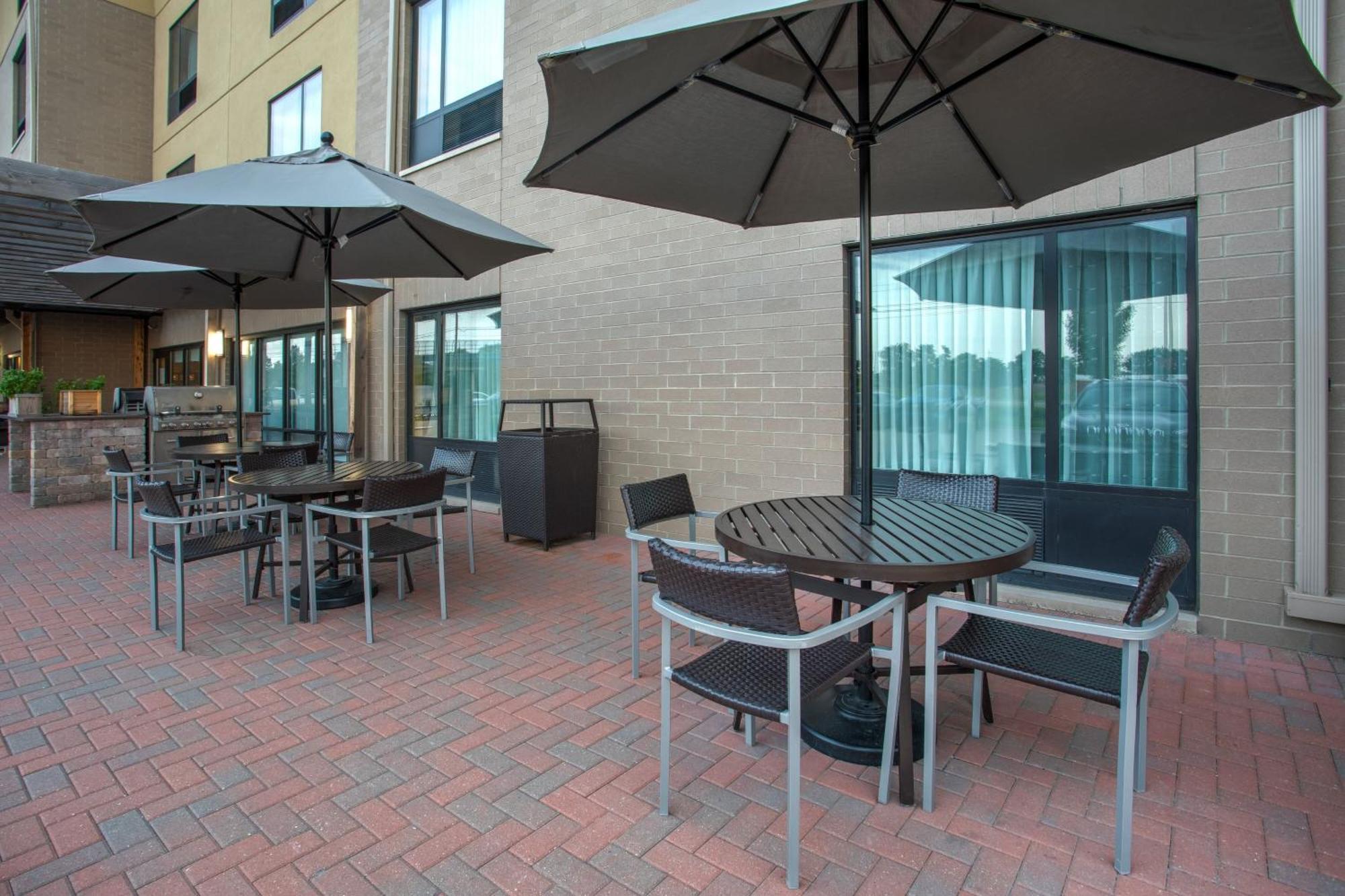 Towneplace Suites By Marriott Detroit בלוויל מראה חיצוני תמונה