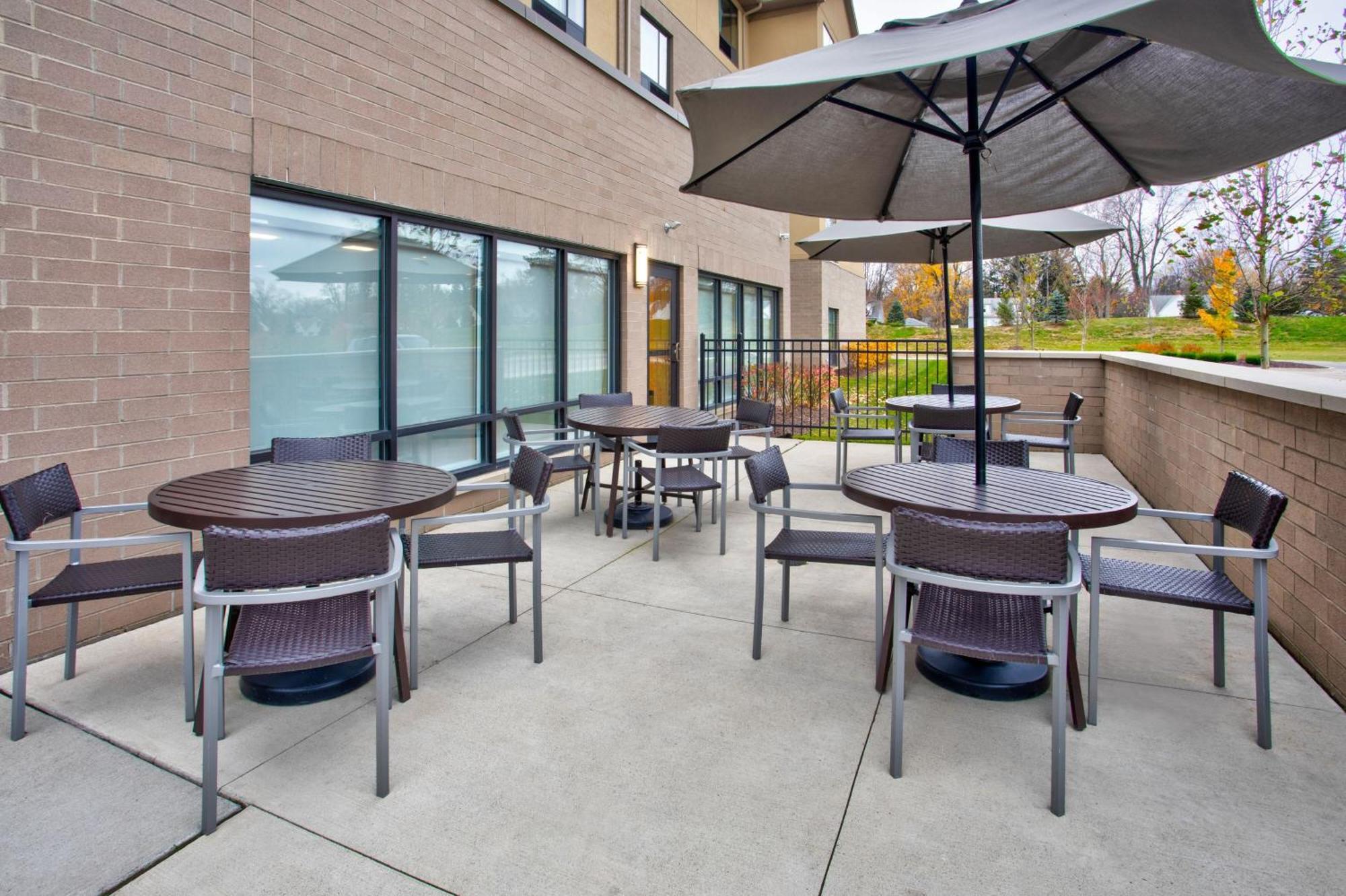 Towneplace Suites By Marriott Detroit בלוויל מראה חיצוני תמונה
